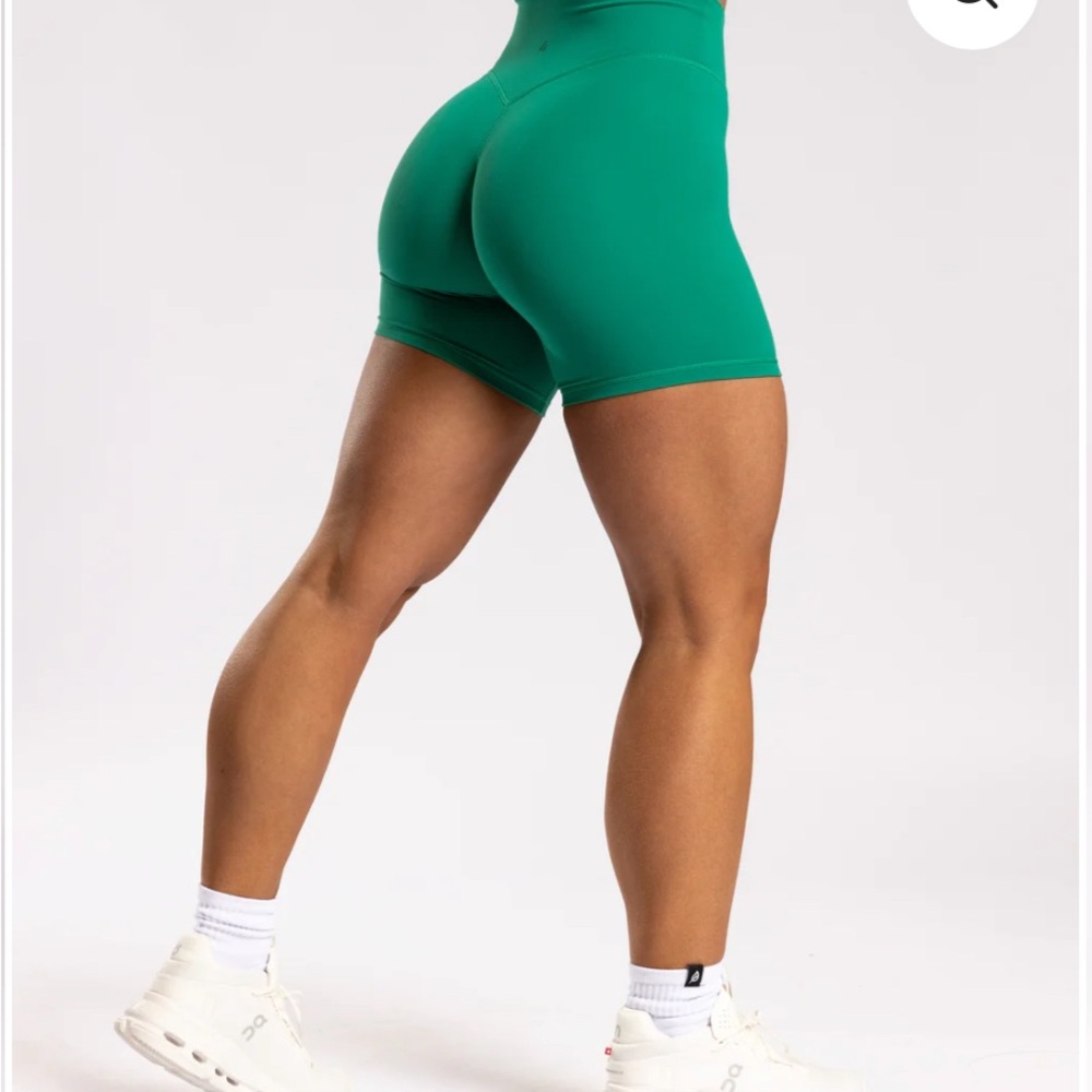 P'tula Vibrant Green Bike Shorts